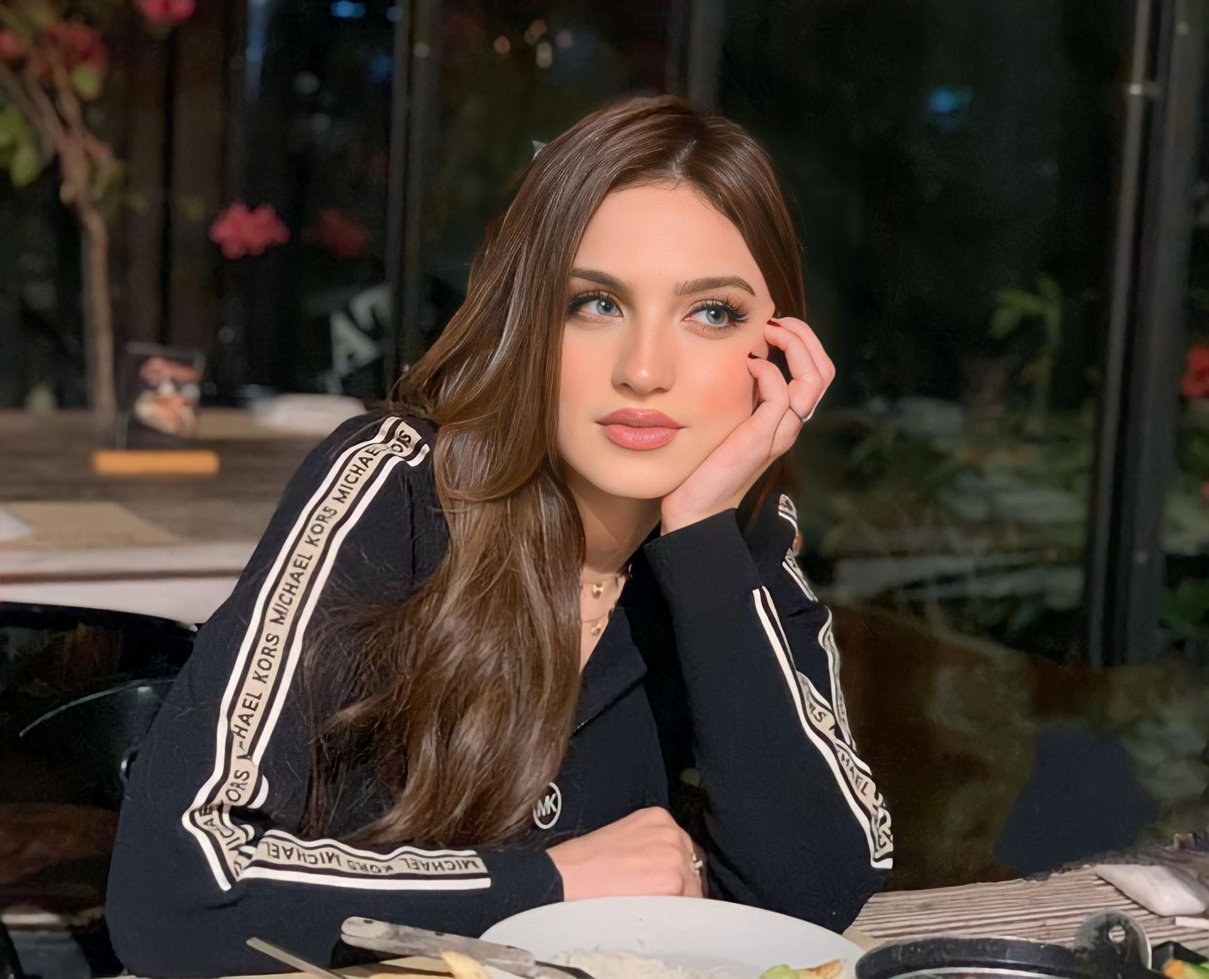 رد ياسمين عز الفوري يكشف الغموض حول حالتها الاجتماعية