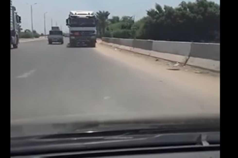تحليل أسباب القيادة عكس الاتجاه وتأثيرها على أمن المرور
