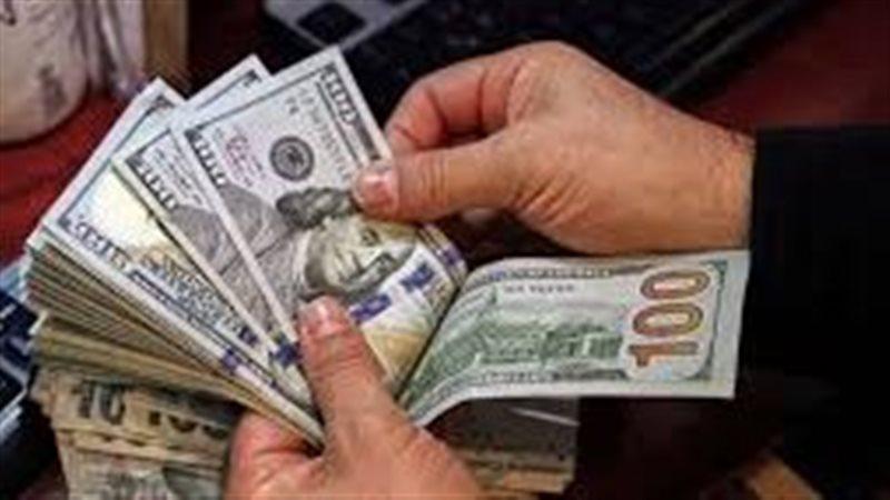 العوامل المؤثرة على تقلبات سعر الدولار في السوق العالمي وتأثيرها على السوق المصري