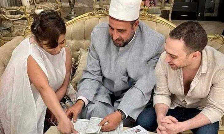 ربنا ينجيكي من اللي حواليكي تعبير عن مشاعر قلق وحماية