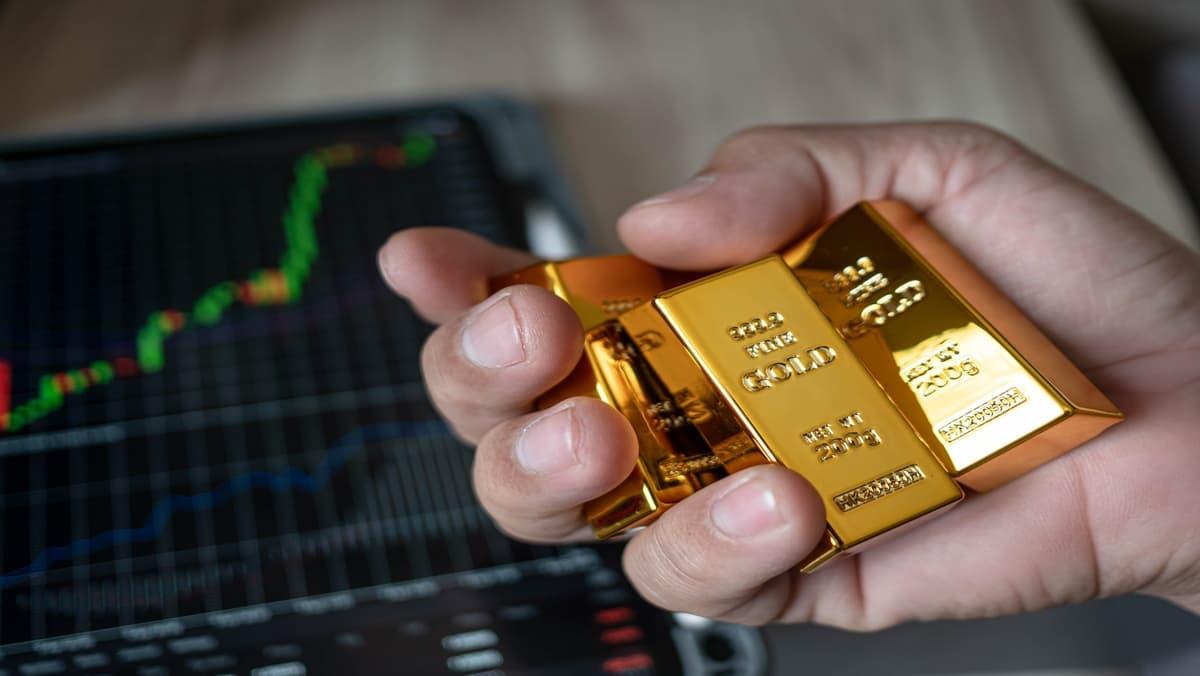 كيفية استثمار الذهب في ظل انخفاض الأسعار الحالي