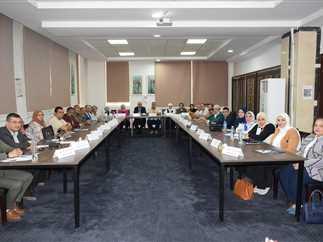 المنهجية المعتمدة في تدريب العاملين على نقل الخبرات بفعالية