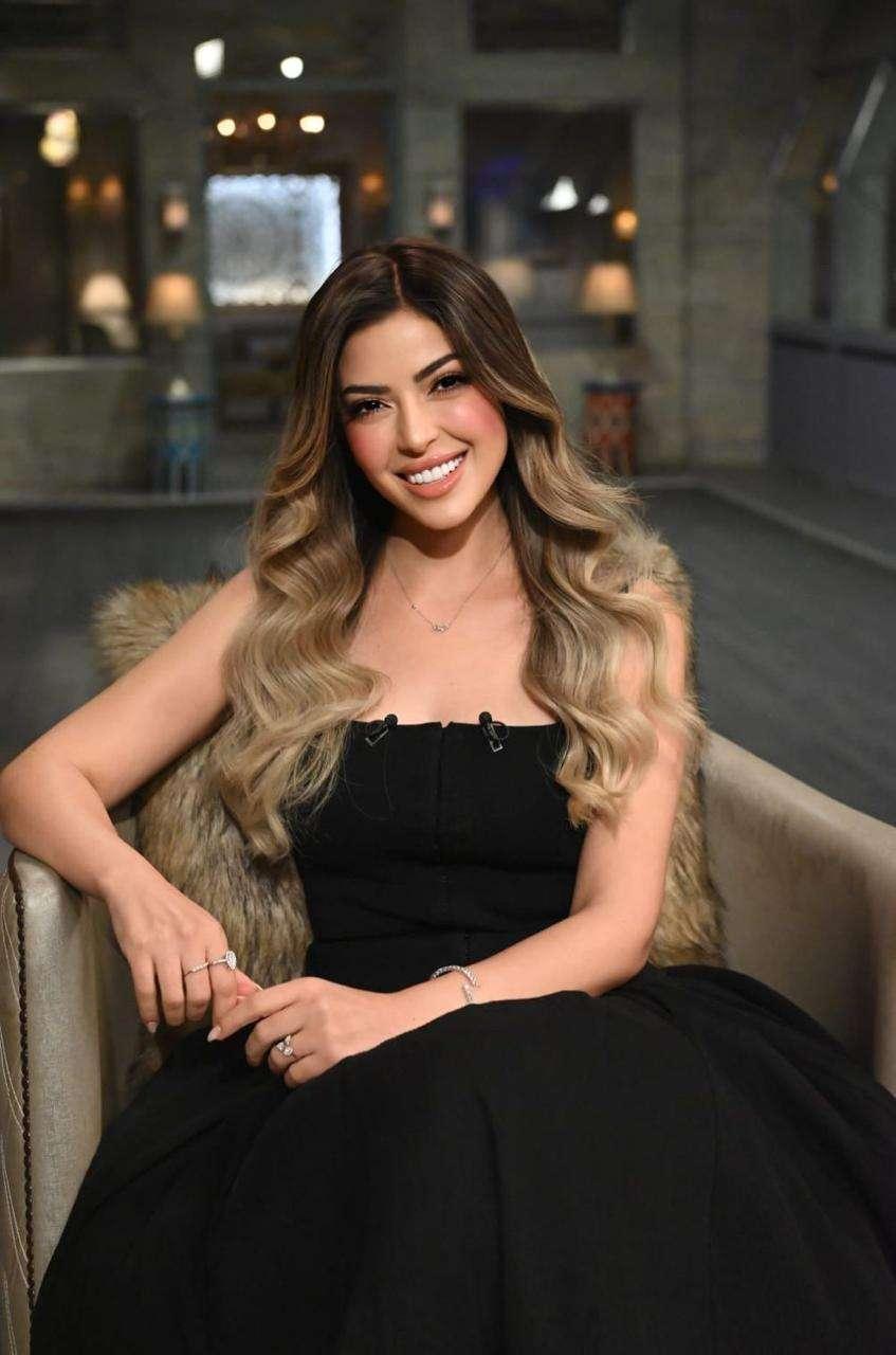 دور إسعاد يونس في إبراز جمال وشغف ميرنا جميل بالمانجا