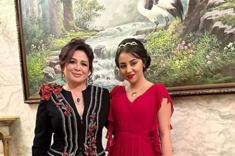 دور العائلة والعلاقات الفنية في دعم وتوجيه إلهام صفي الدين خلال اختياراتها الفنية