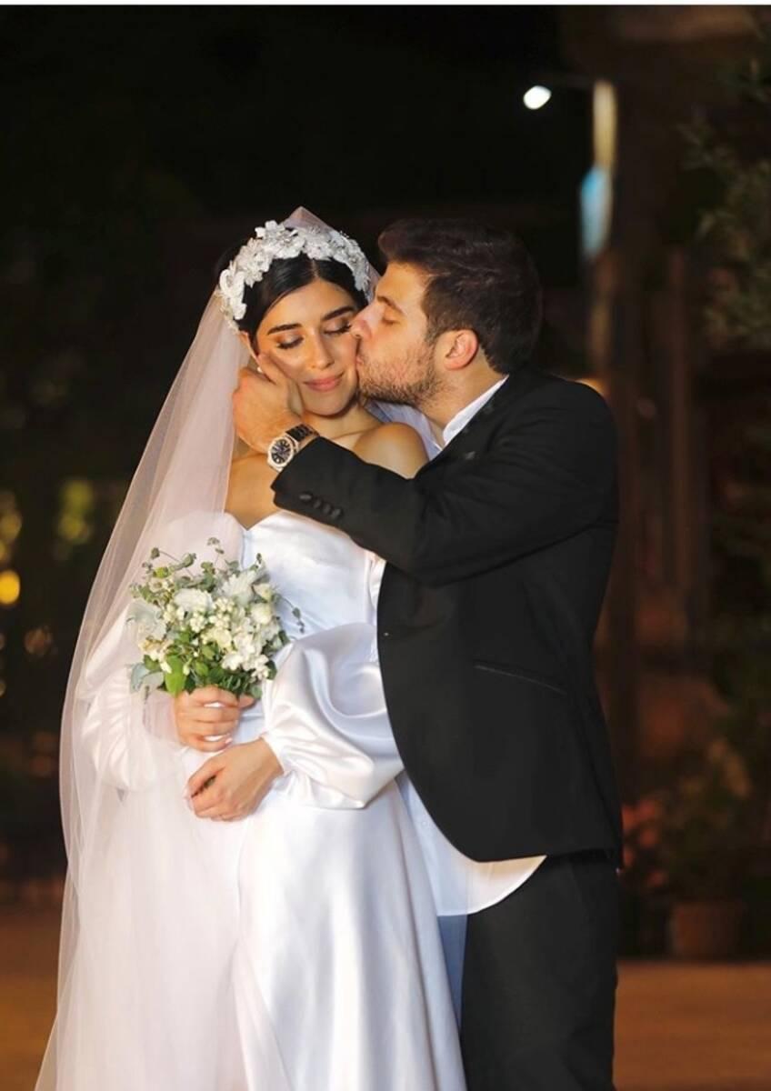 صور تكشف الأناقة البسيطة لزوجة مروان عطية في حفل الافتتاح