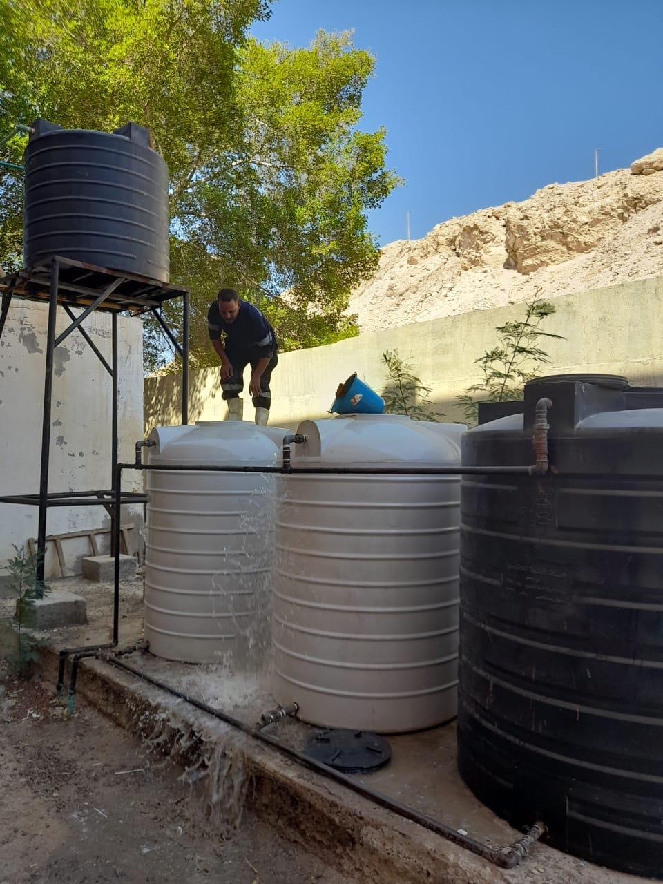 خطوات مياه البحر الأحمر في تنفيذ حملة تطهير خزانات المدارس وتأثيرها الإيجابي