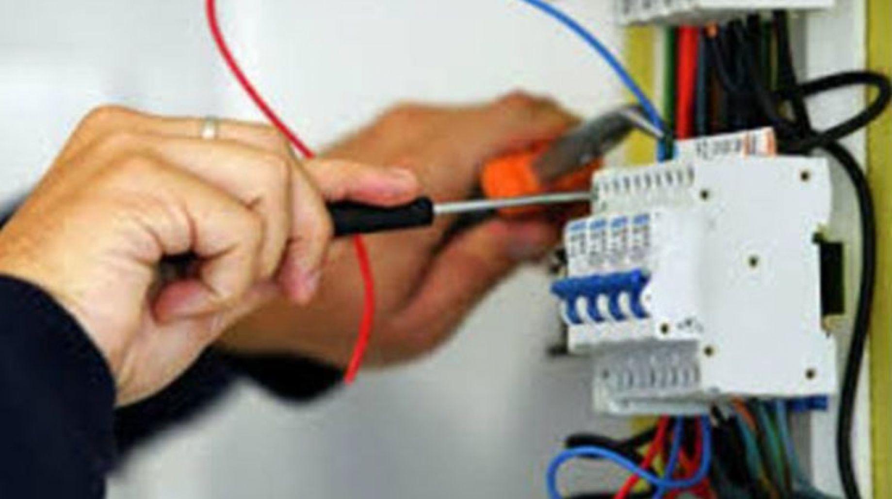 الاستراتيجية المتبعة في كشف وملاحقة حالات سرقة الكهرباء خلال 24 ساعة