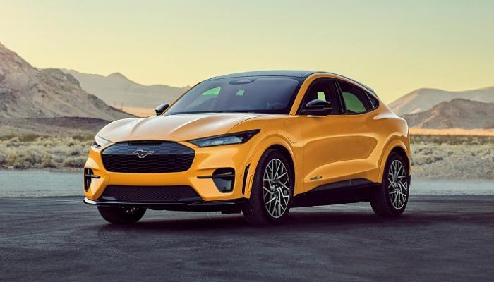 استراتيجيات النجاح والتوصيات لتعزيز مكانة فورد في قطاع السيارات الكهربائية