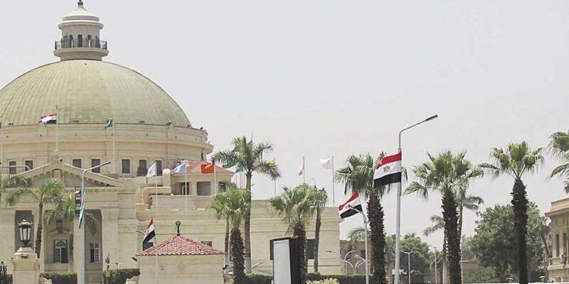 استراتيجيات فعالة للتحضير لاختبارات الملحق التجاري والمالي من خلال الدورة