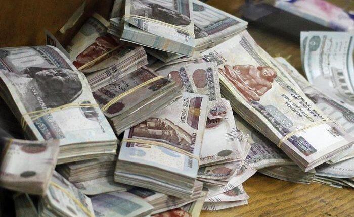 تحليل أداء الجنيه المصري في ظل تحسن التحويلات المالية