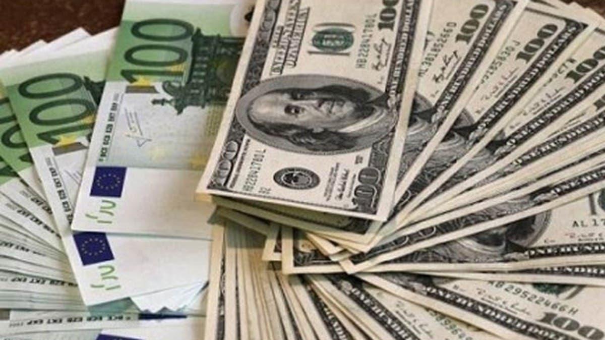 تحليل أسباب انتشار تجارة الدولار غير الرسمية في المحافظات