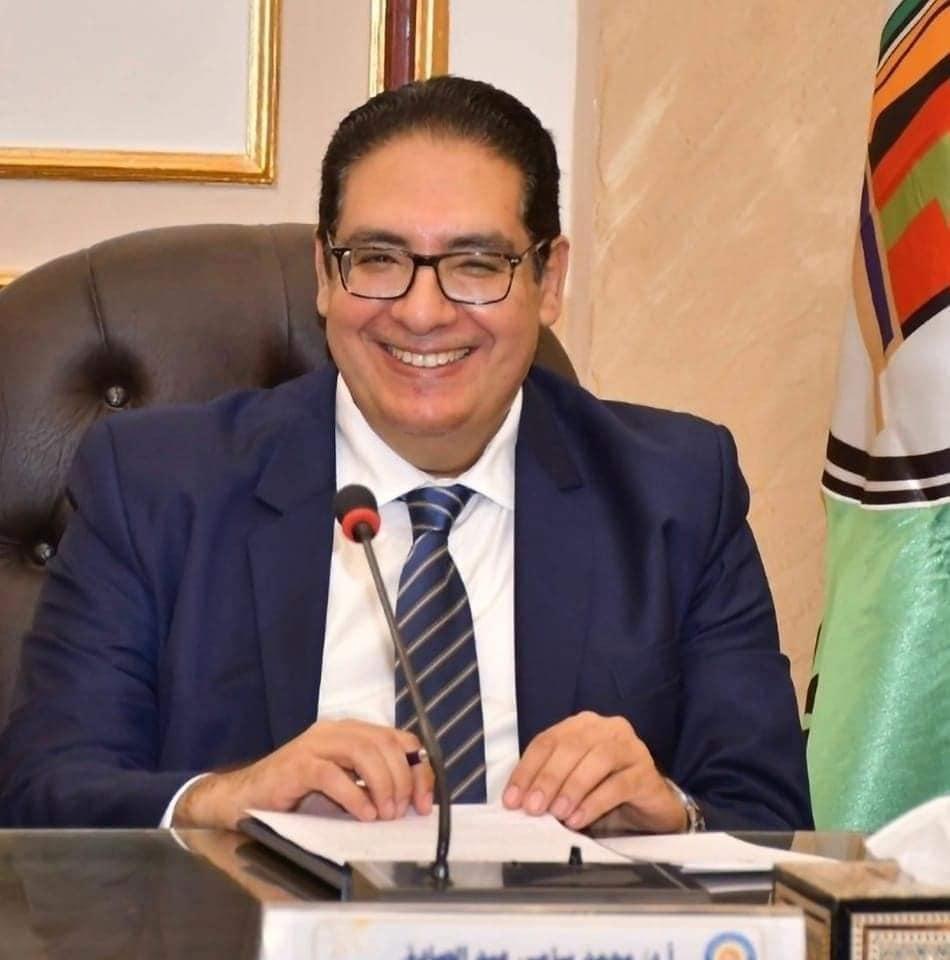 رئيس جامعة القاهرة يؤكد أهمية المشاركة في انتخابات مجلس الشيوخ 2025