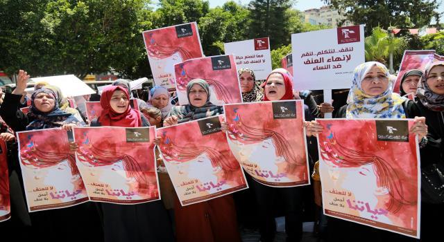 التوصيات لتعزيز الدعم النفسي والقانوني للنساء المعرضات للعنف الأسري