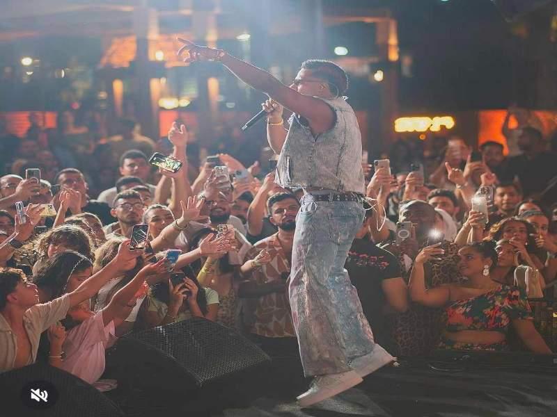 نصائح للحفاظ على التفاعل الإيجابي بين الفنان والجمهور في الحفلات