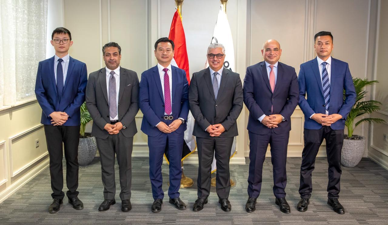 فرص الاستثمار واستخدام التكنولوجيا الحديثة في قطاع المنسوجات