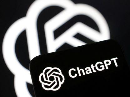 بعد الانتقادات العنيفة تراجع OpenAI عن دمج محادثات ChatGPT في نتائج البحث