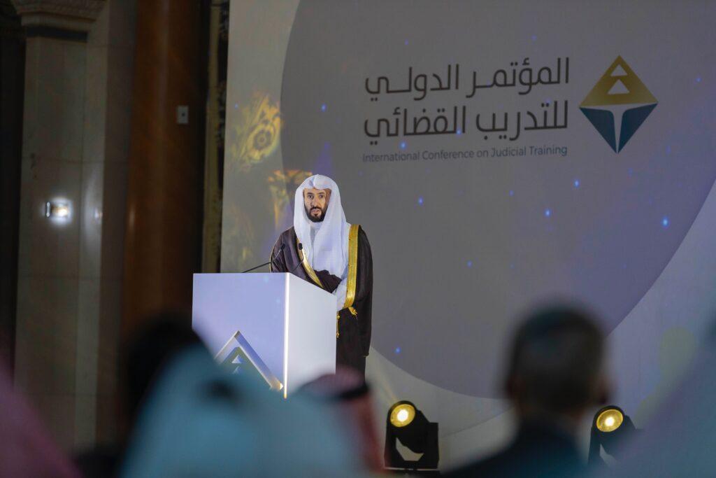 توصيات لتعزيز التعاون المؤسسي والتدريب القضائي في ضوء التطورات الرقمية الحديثة