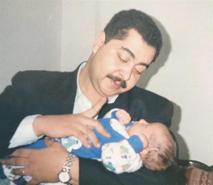 نجل طارق عبدالعزيز يحيي ذكراه برسالة مؤثرة تعبر عن الحزن العميق