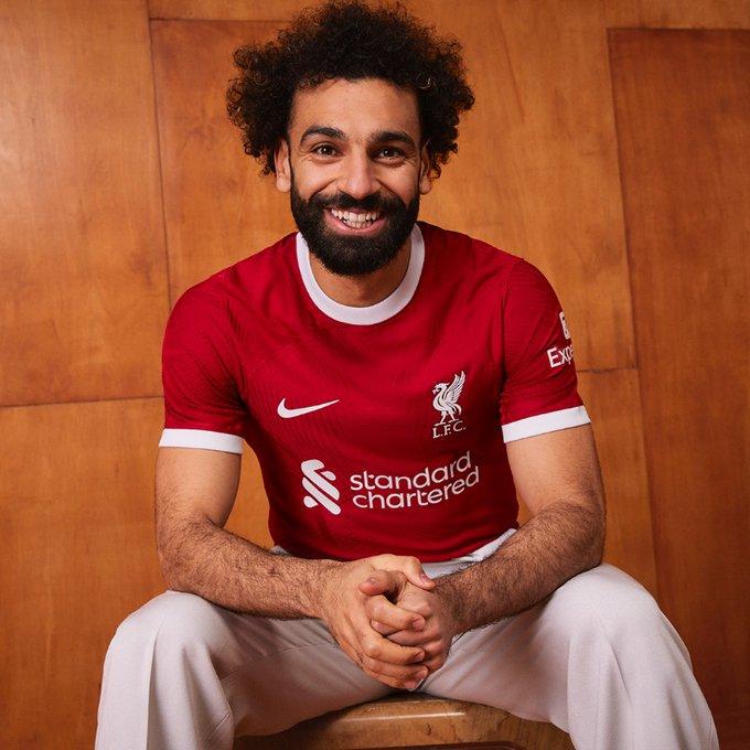 كيف يعكس ظهور صلاح بالقميص الجديد روح الفريق والتاريخ العريق للنادي