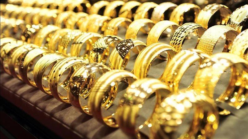 تحليل التغيرات في أسعار الذهب وتأثيرها على المستهلكين والصاغة