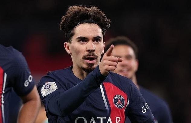 دور خبرة صلاح في دعم اللاعبين الشباب وتوجيههم نحو النجاح الدولي