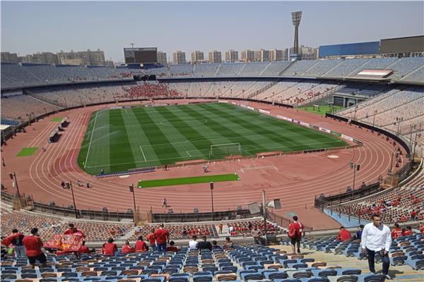 تحليل العقود والإيجارات بين الأندية وإدارة ستاد القاهرة في ظل الأزمة المالية