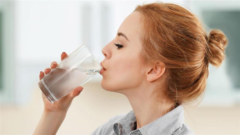 نصائح لتحقيق الاستفادة القصوى من عادة شرب الماء قبل الاعتناء بالأسنان