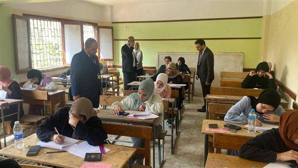 تحليل الآثار المحتملة لإجبار الطلاب على تحديد مسار البكالوريا
