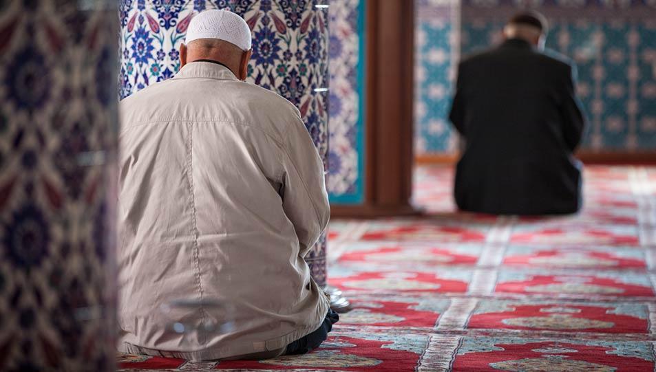 أهمية المحافظة على الصلاة في المسجد ودورها في المجتمع