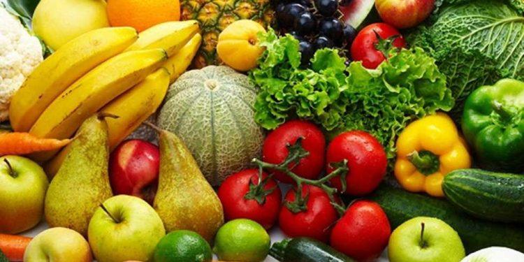 الفواكه التي يُفضل تجنبها على الريق وأسباب ذلك الصحية