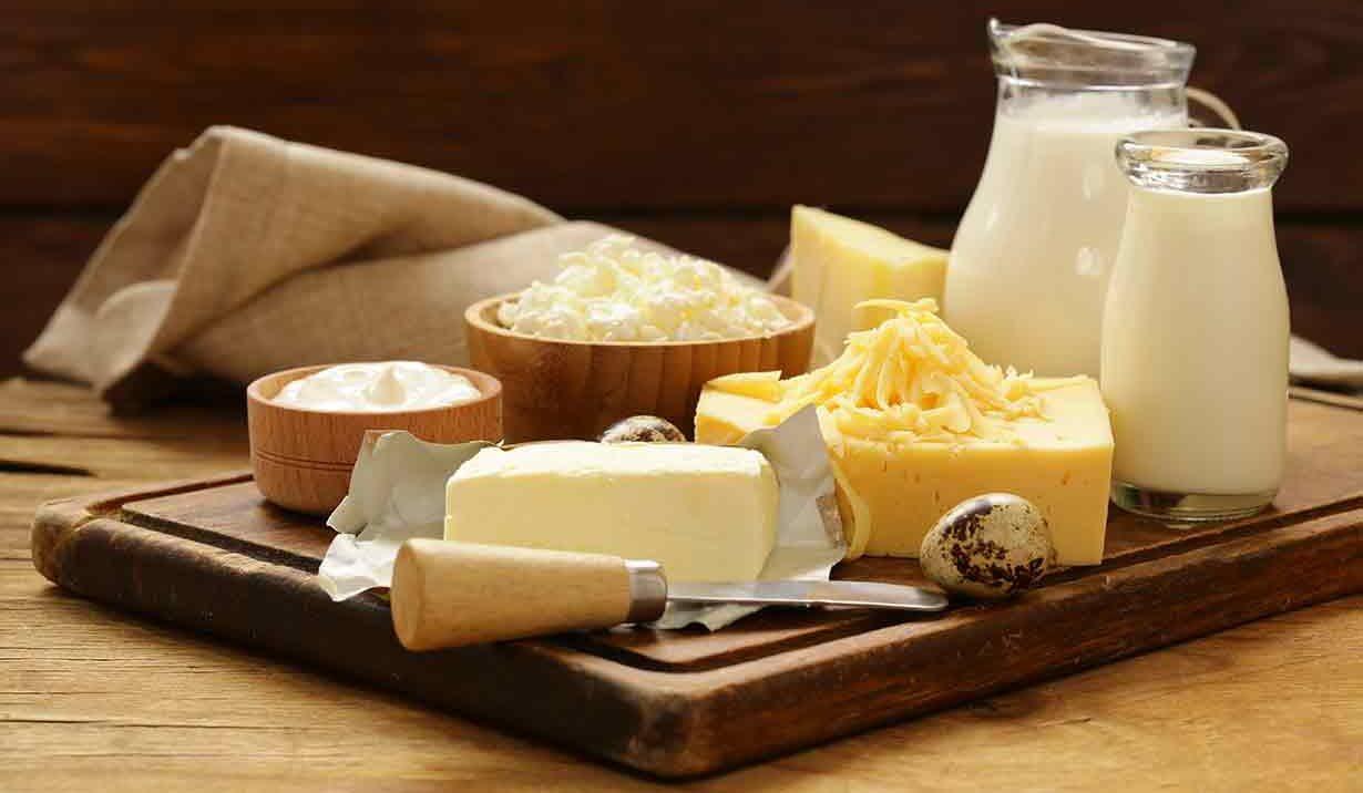 العناصر الغذائية في الألبان وتأثيرها على نمط الحلم