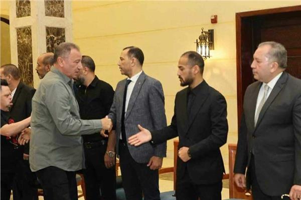 في عزاء فاروق العامري تفاصيل اللقاء الودي بين محمود الخطيب ووليد سليمان