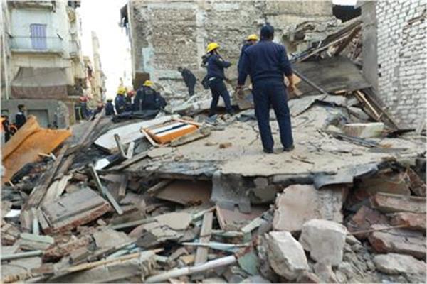 انهيار أجزاء عقار قديم في الجمرك غرب الإسكندرية أسباب وتفاصيل