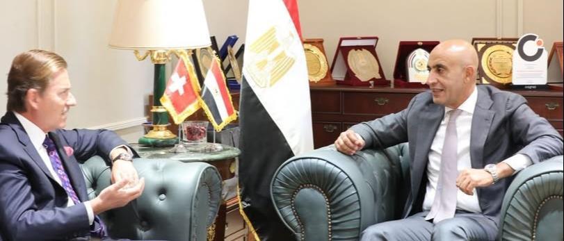 عبداللطيف وسفير سويسرا يبحثان تعزيز التعاون التعليمي الفني بين البلدين