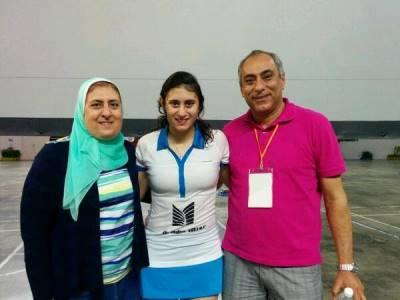 صور تجمع بين الحب والتشجيع تبرز أهمية الروابط الأسرية