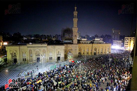 واحد من الناس وتألق الاحتفال بالمولد النبوي داخل رحاب مسجد السيدة زينب