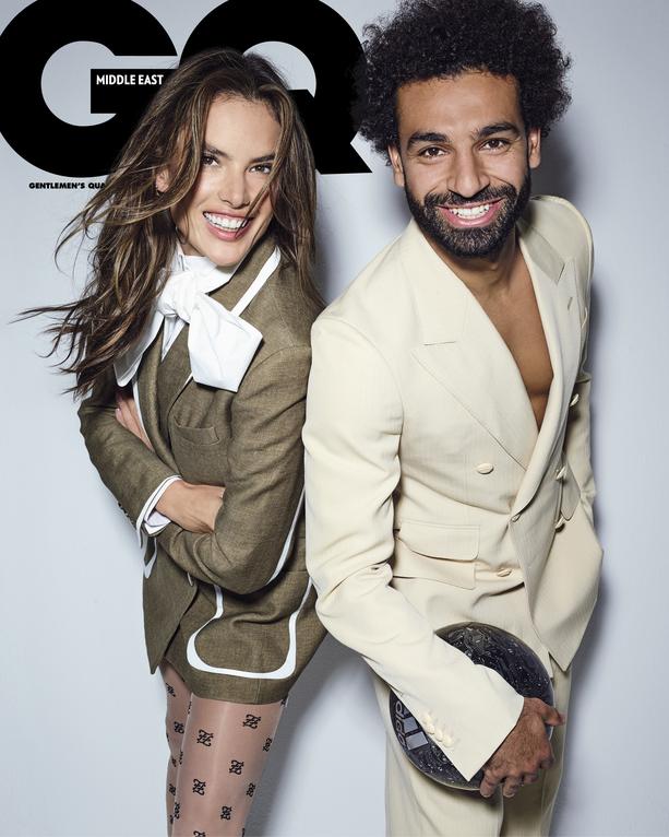 محمد صلاح وعلاقاته مع العارضات كيف تبرز قوته الإعلامية وجاذبيته الشخصية