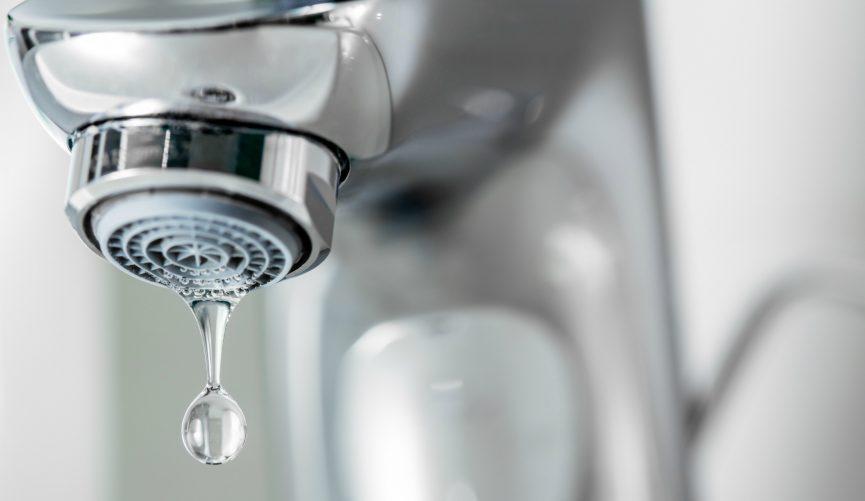 الحلول المؤقتة الفعالة لإيقاف التسرب بدون أدوات متخصصة