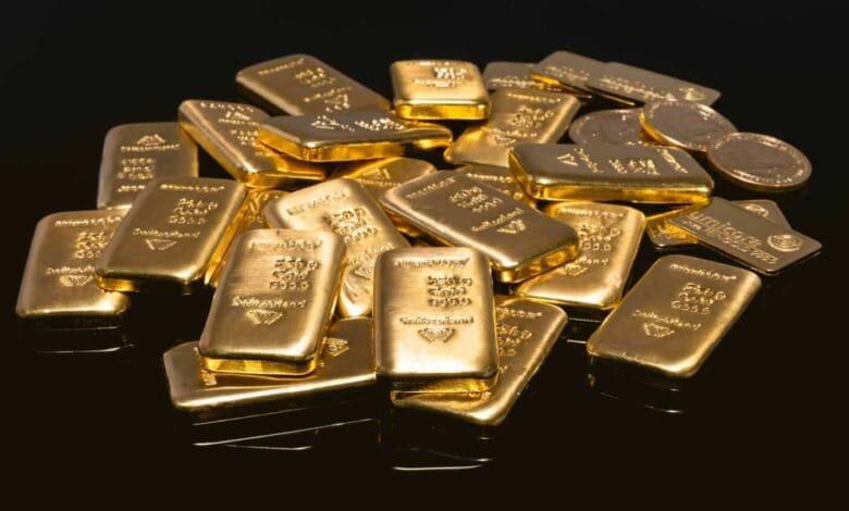 العوامل المؤثرة في تغييرات أسعار الذهب وكيفية مراقبتها بفعالية