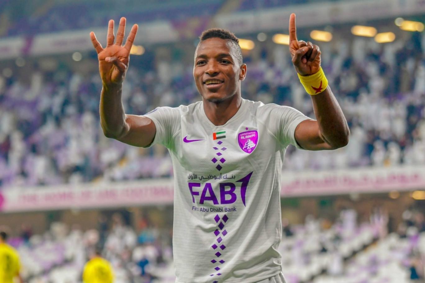 تضم لاعب الأهلي السابق تعزيزات قوية لقائمة العين الإماراتي للموسم الجديد
