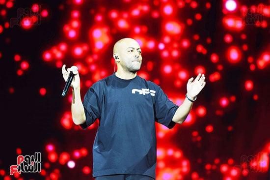 توصيات لعشاق الموسيقى للحفاظ على تفاعلهم مع الفنانين في الحفلات الحية