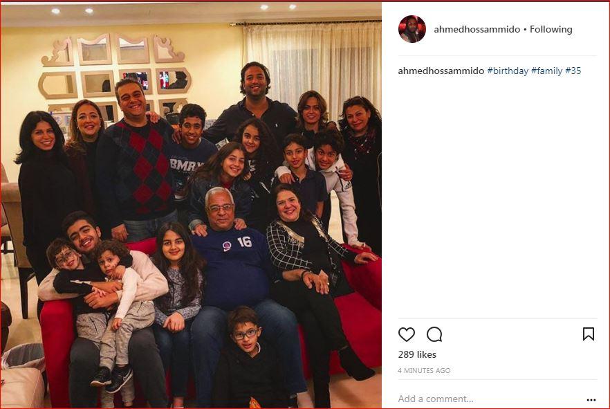 صور نادرة تكشف جوانب غير معروفة من حياة عائلة أحمد حسام ميدو