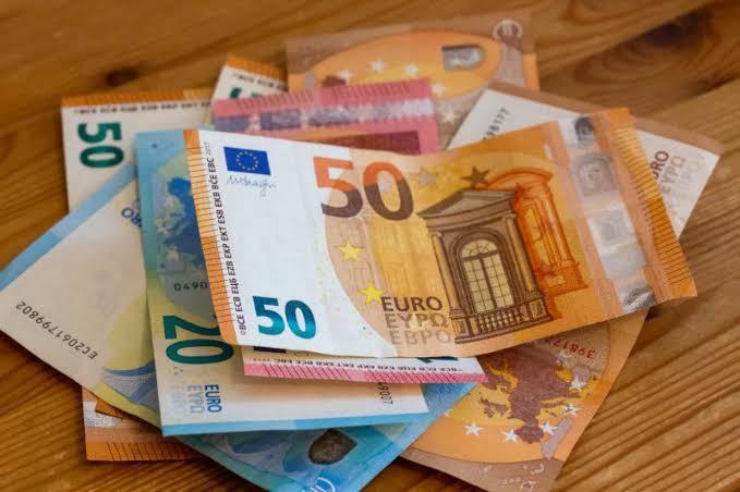 سعر اليورو مقابل الجنيه اليوم الأحد في الأسواق الرسمية