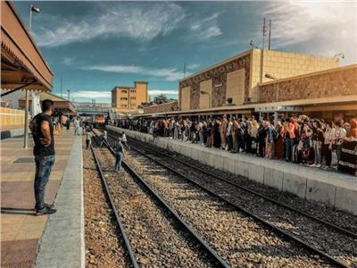 حادثة مأساوية على سكك الحديد في قنا وتأثيرها على الاهالي