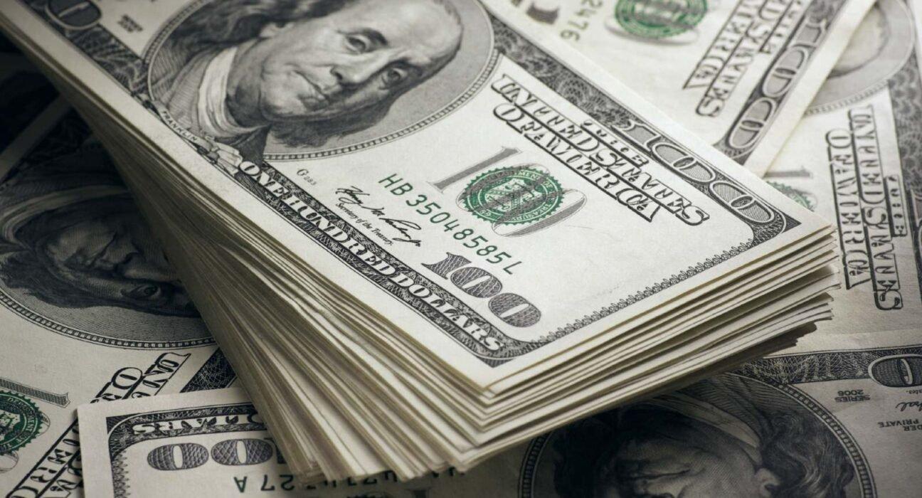 نصائح وإرشادات للمستثمرين في ظل تقلبات أسعار الدولار والعملات الأجنبية