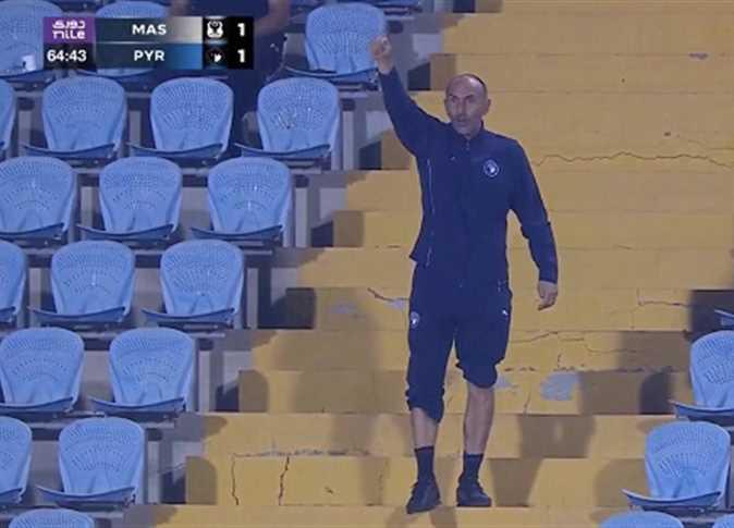 العوامل النفسية وراء التصرف الغريب خلال اللقاء وتأثيرها على اللاعبين