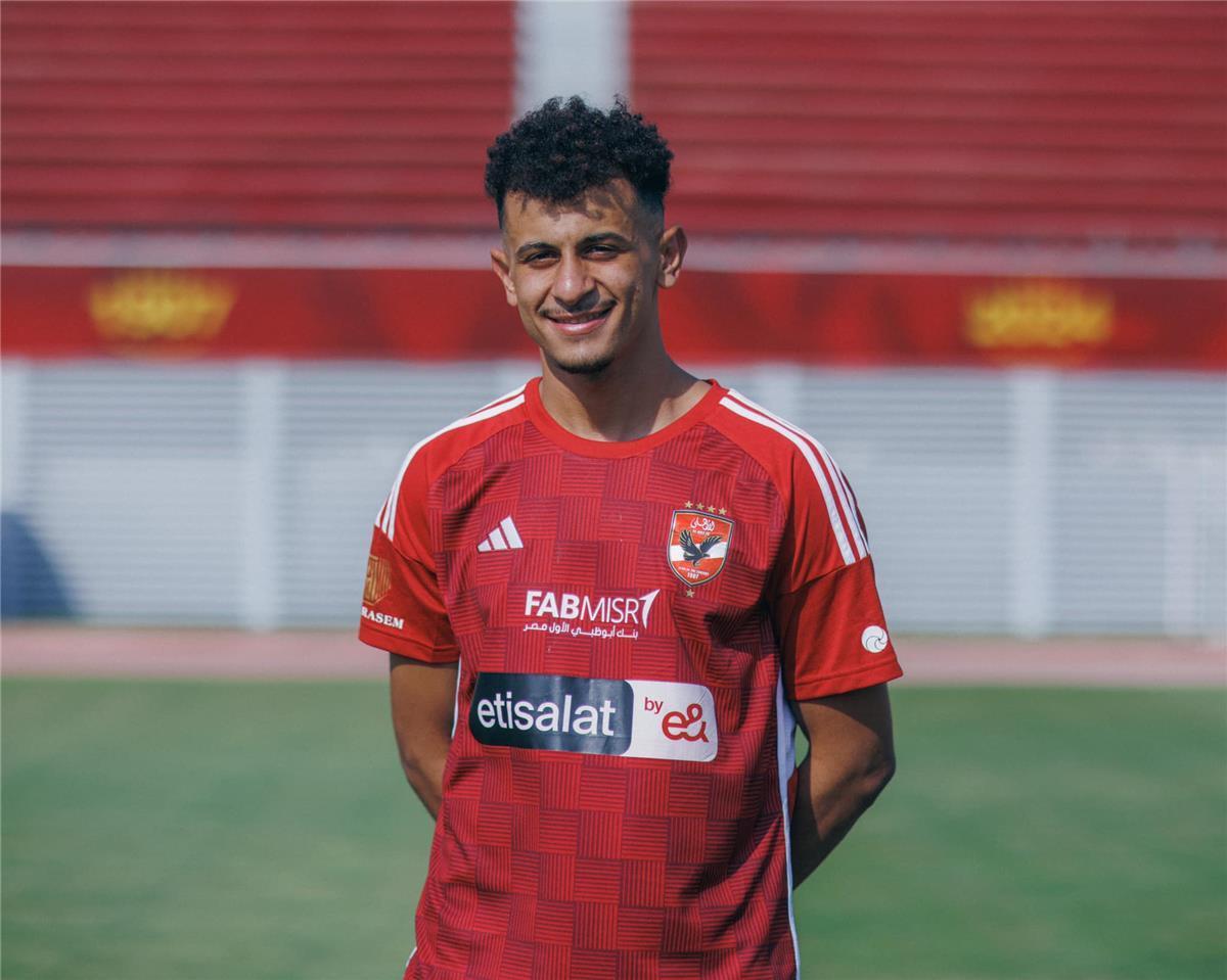 الدور الفني لعمر الساعي في تعزيز خط هجوم المصري خلال المباراة