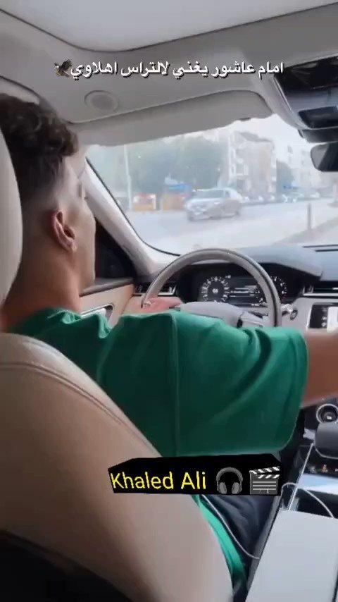 تحليل أسلوب الأداء وتأثيره على الجمهور