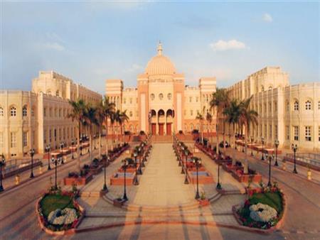 التحديات والفرص التي تتيحها اللائحة الجديدة لأعضاء هيئة التدريس والطلاب