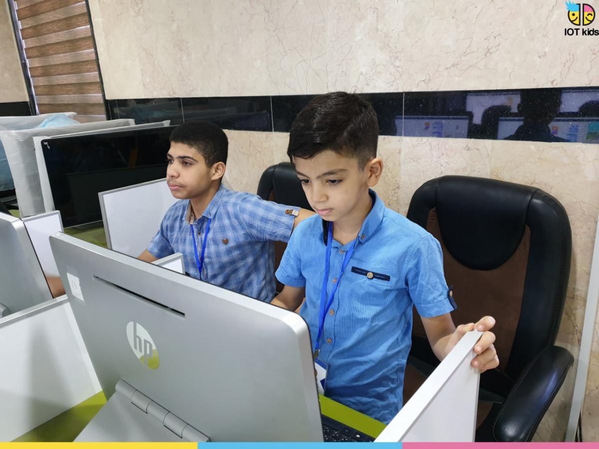 أهداف ومميزات البرنامج التخصصي في الحاسبات والمعلومات للأطفال